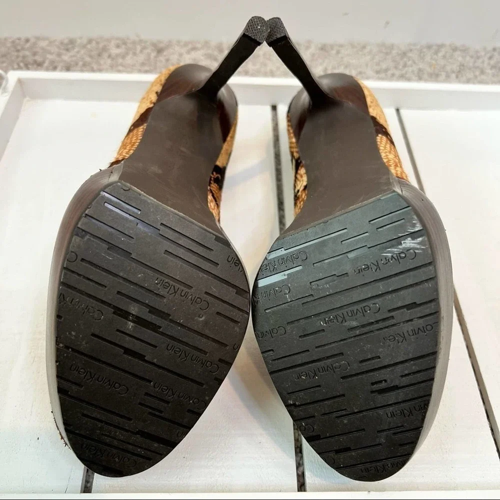 Calvin Klein animal print platform shoes size 7.5   #024-1
